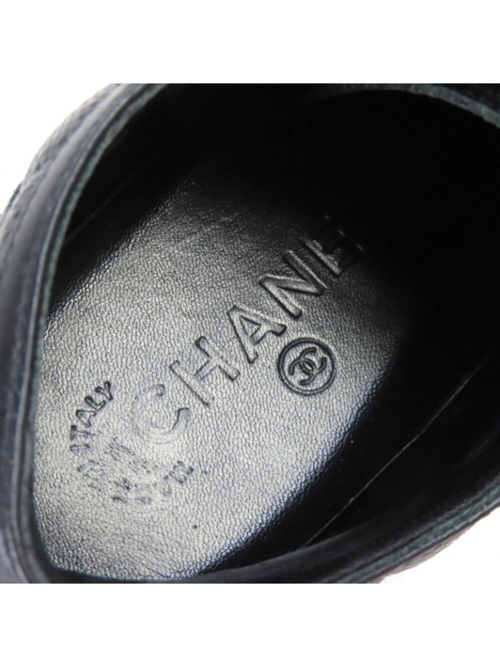 Chanel Caviar Leather CC Logo Quilted Low Cut Sneakers Black White - Picture 9 of 12